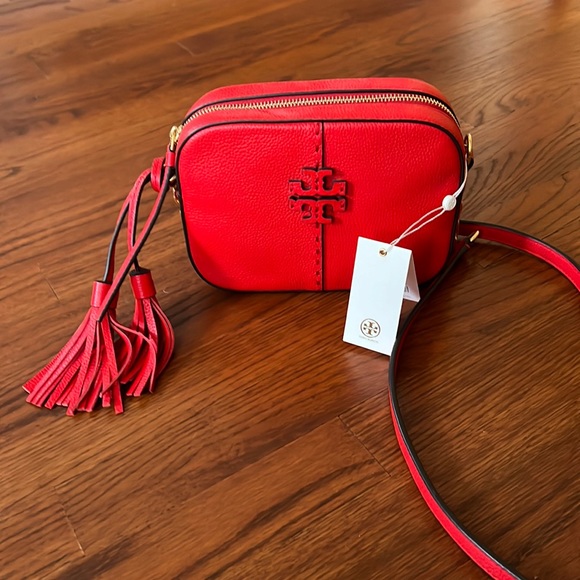 Tory Burch Handbags - Tory Burch McGraw camera bag NEW